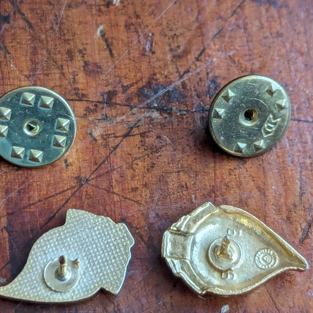 Red Cross Blood Donor 2, 3, gallon gold plated tack pin backs